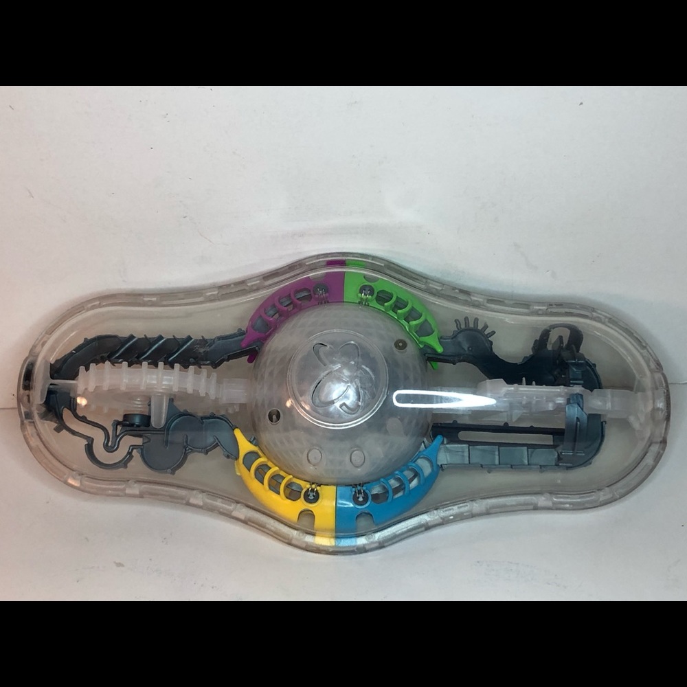 SPIN MASTER PERPLEXUS LIGHT SPEED GAME - 3D BRAIN TEASER WITH LIGHTS & SOUND.
